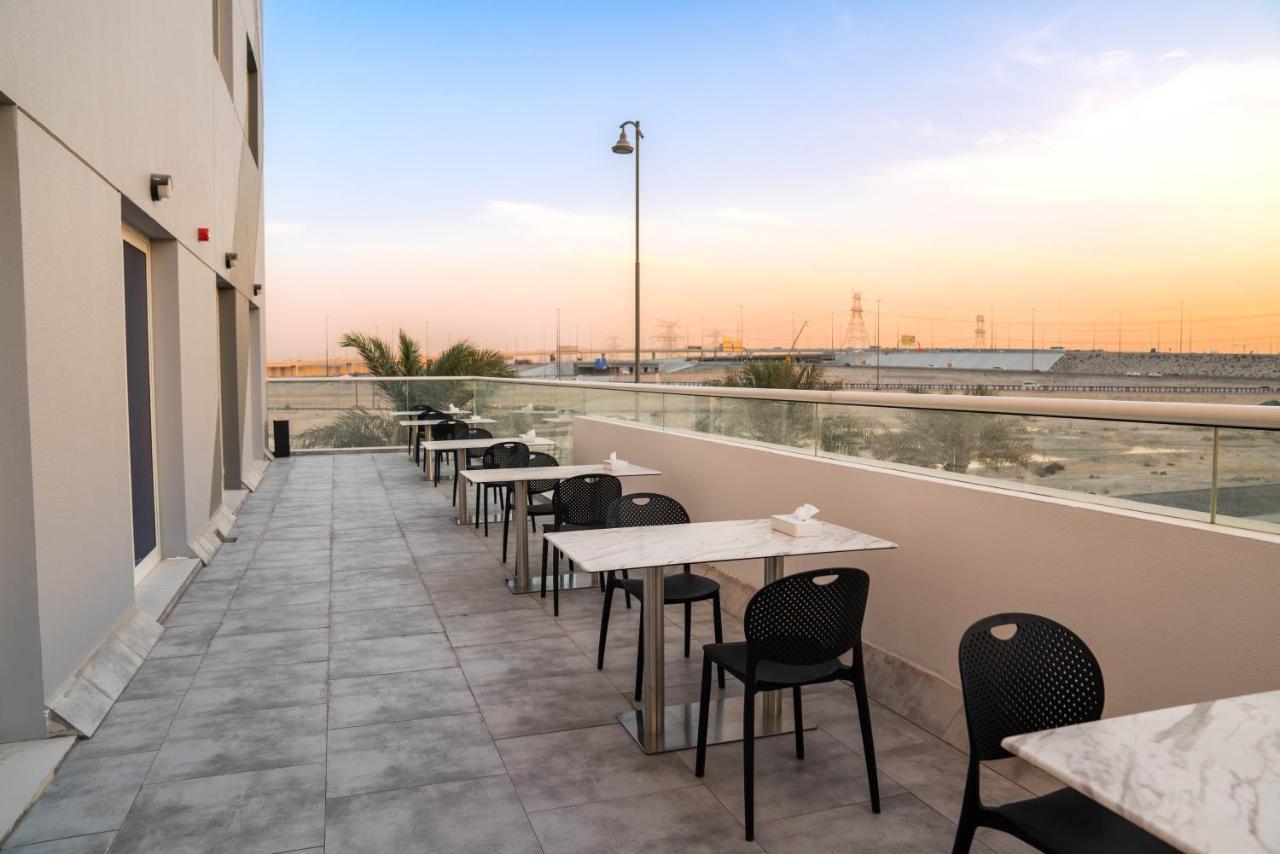 Resivation Hotel Dubai Exteriör bild