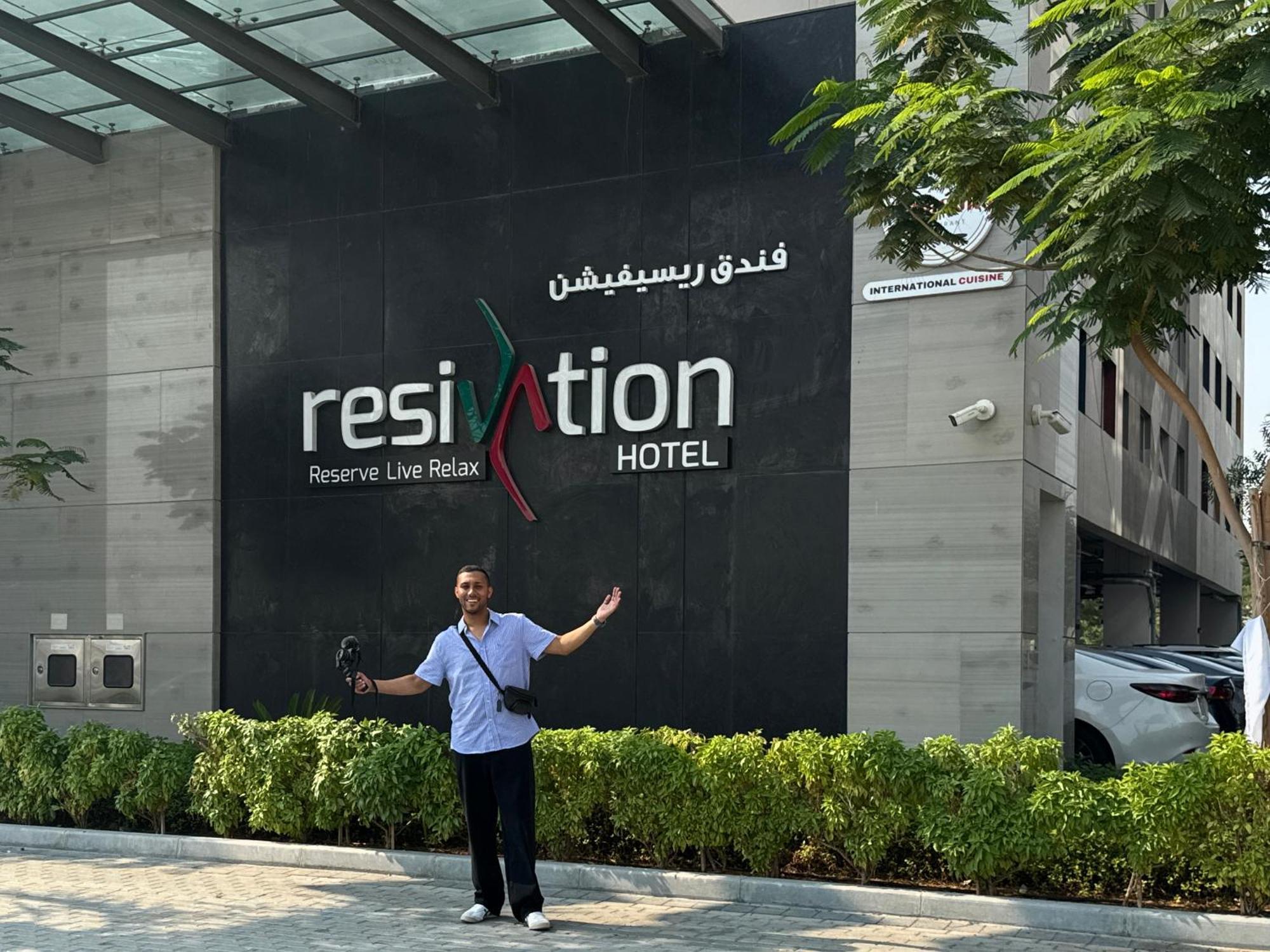 Resivation Hotel Dubai Exteriör bild